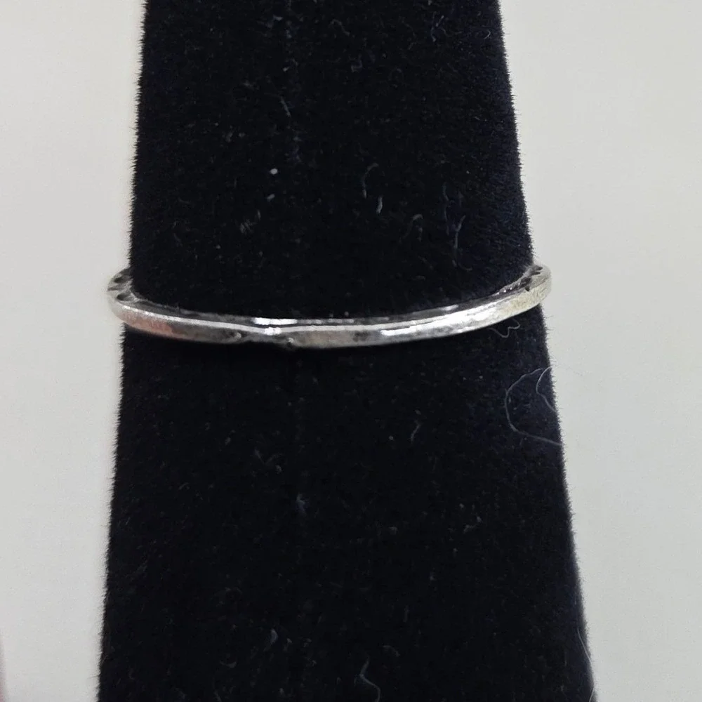 Silver‎ Tone Leaf Motif Stackable Minimalist Band Ring Size 7.5